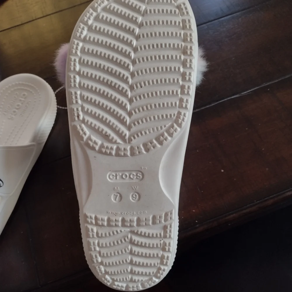 Crocs women's white sandals. - Picture 3 of 4